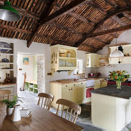 Secluded Thatched Cottage, Near Beaches & Hill Walking Rashenny Exterior foto